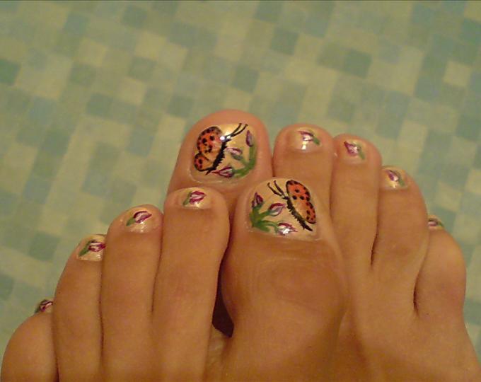 French and Flower Toe Nail Art Designs