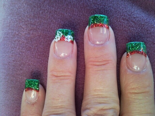 Red and Green Christmas Acrylic Nail Designs