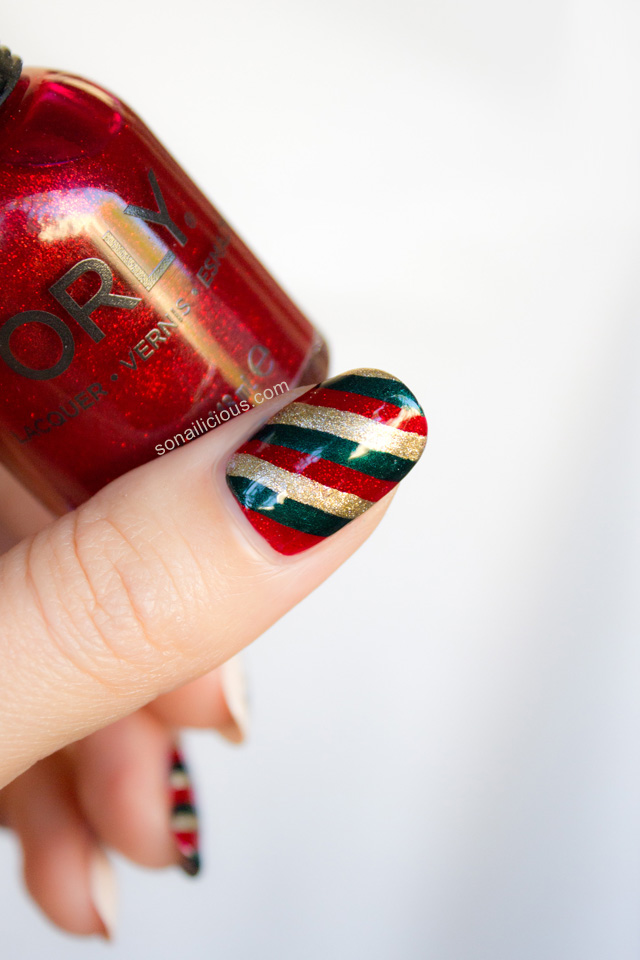 Red and Green Christmas Nail Art