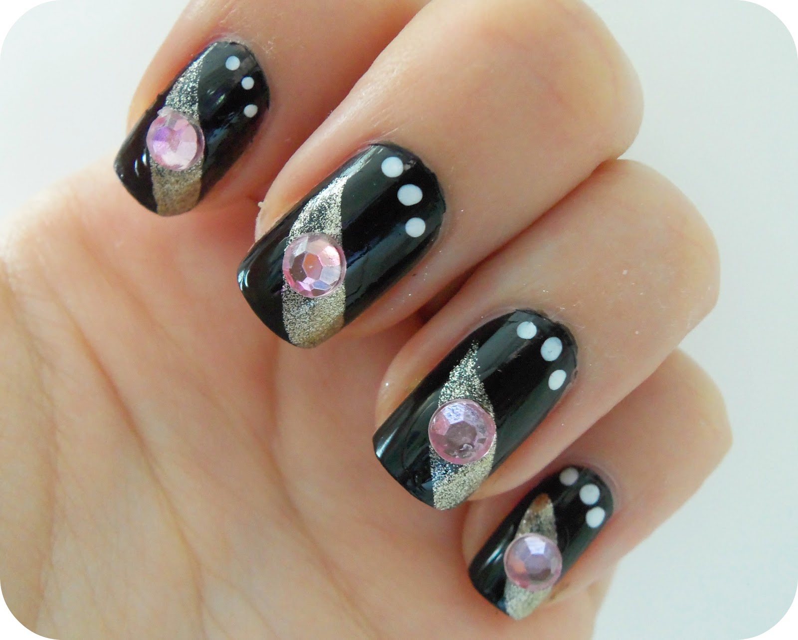 12 Cute Black And White Nail Design Images