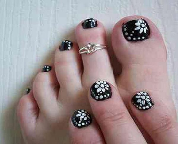 Black and White Toe Nail Art Designs Black and White Toe Nail Art Designs