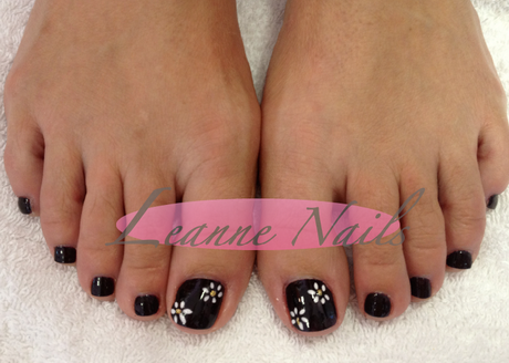 Black and White Toe Nail Art Designs Black and White Toe Nail Art Designs