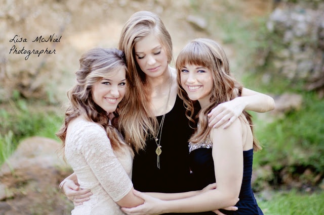 Photography Sisters Posing