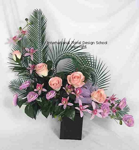 Arrangement Modern Floral Design