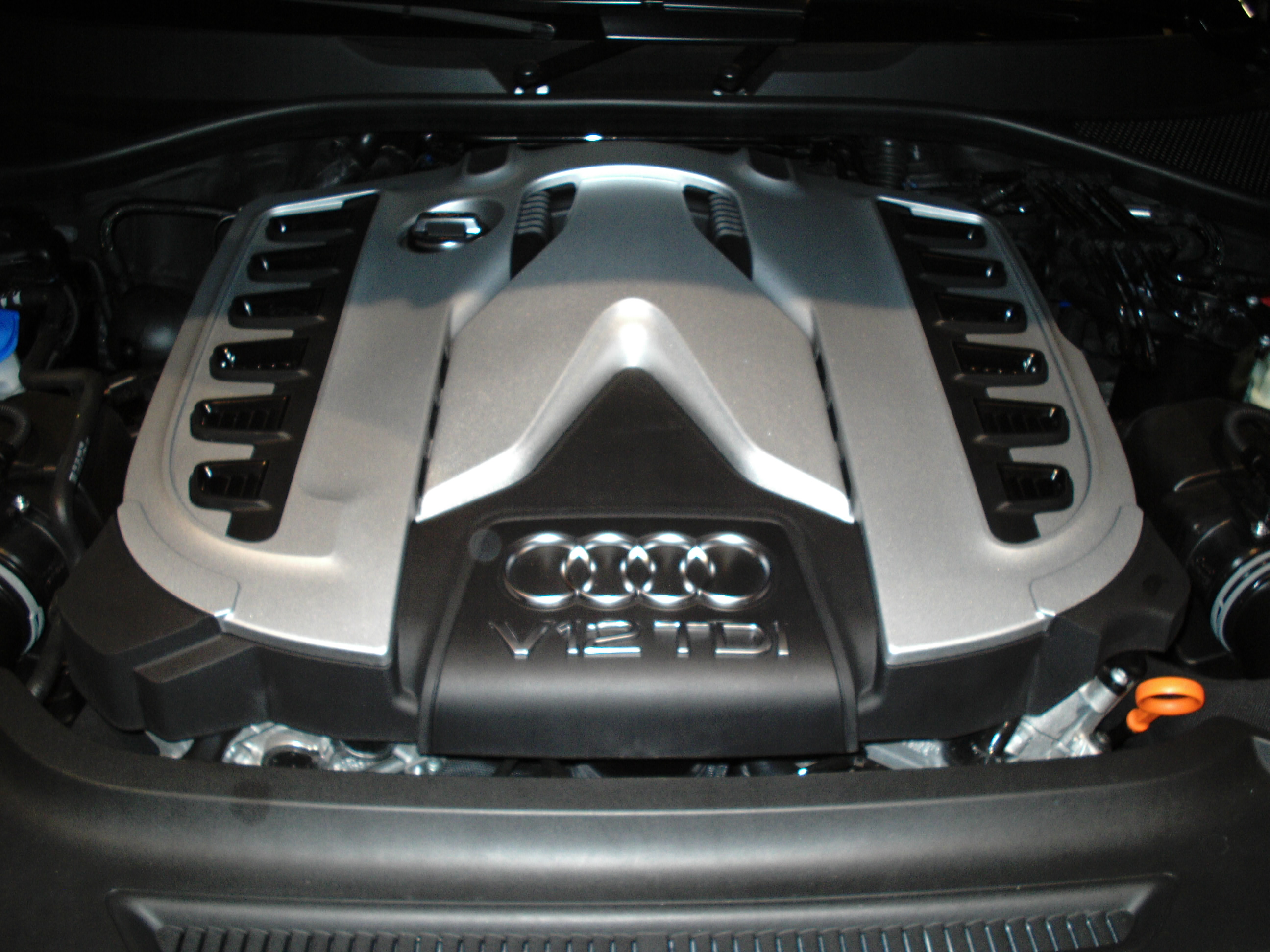 Audi Q7 V12 TDI Engine