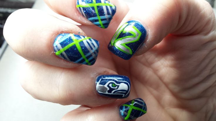 Seattle Seahawks Nail Design