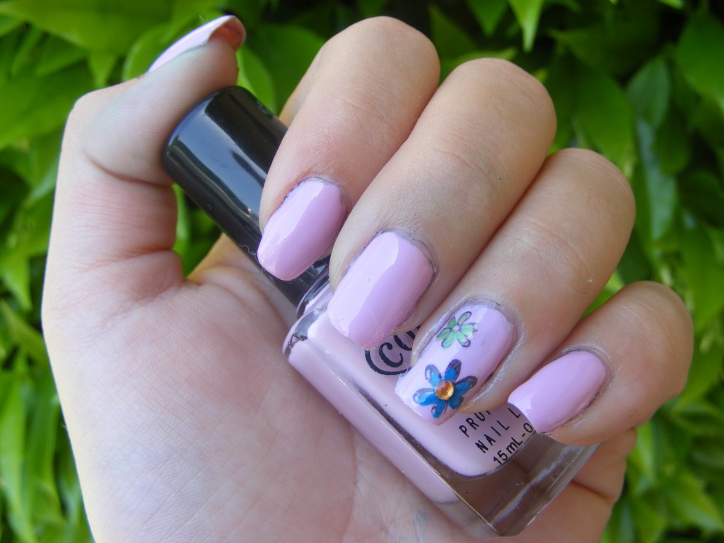 9. Romantic Flower Nail Design Tutorial - wide 5