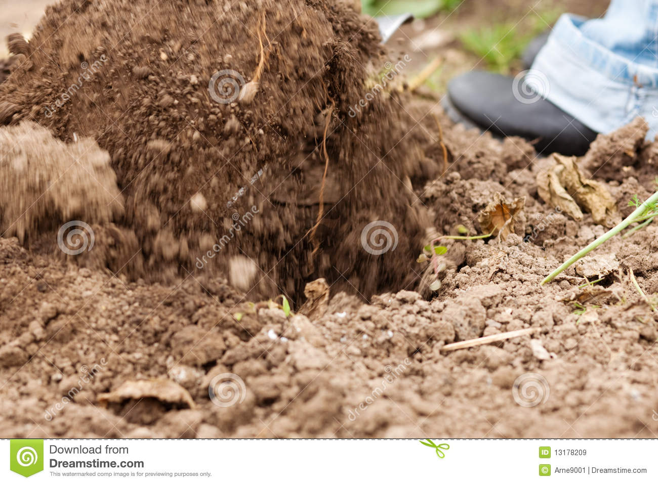 12 Garden Digging Vector Free Images