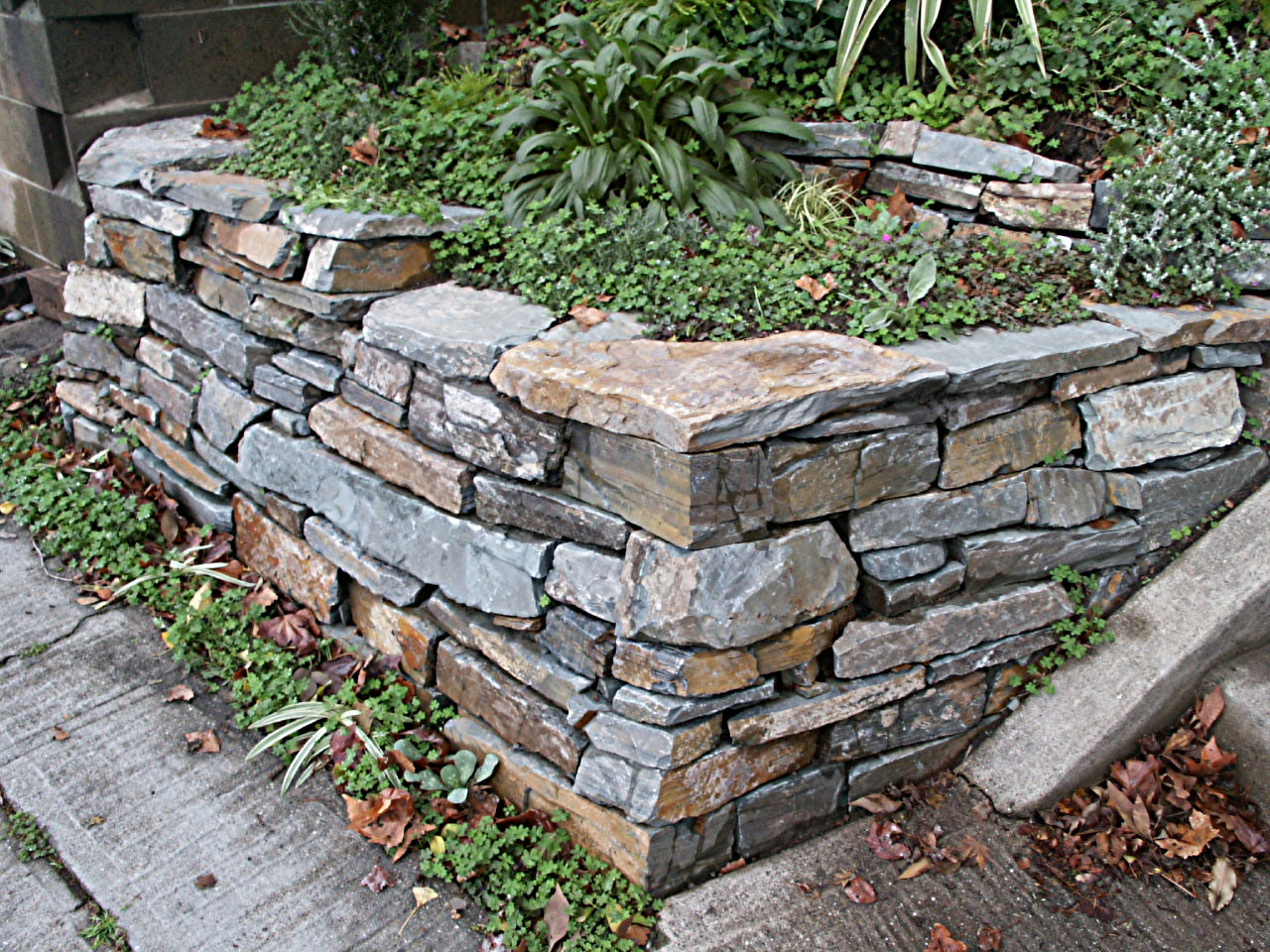 Stone Wall Landscape Design