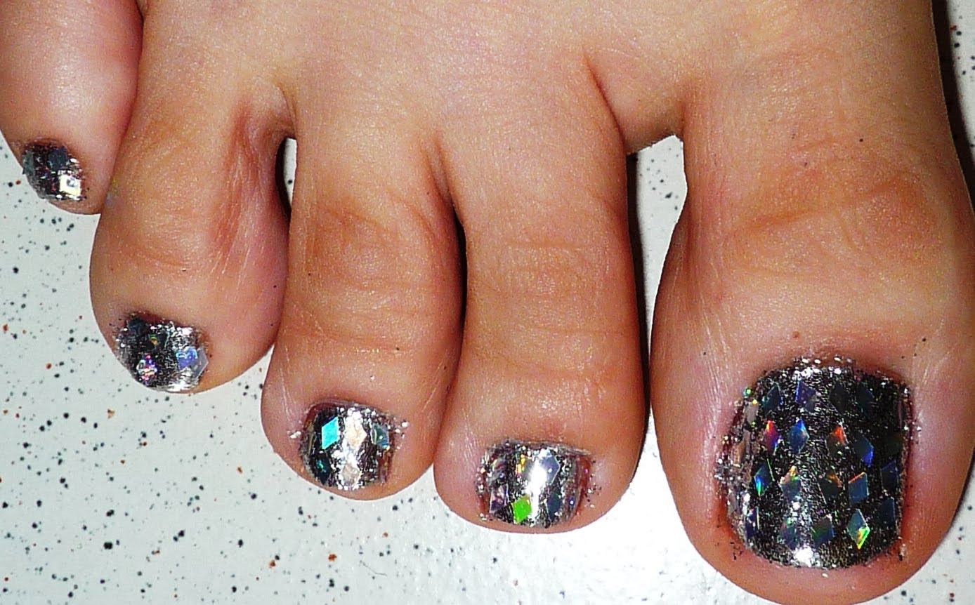 Toe Nail Designs with Glitter