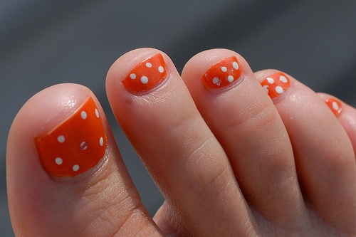 Polka Dot Toe Nail Designs