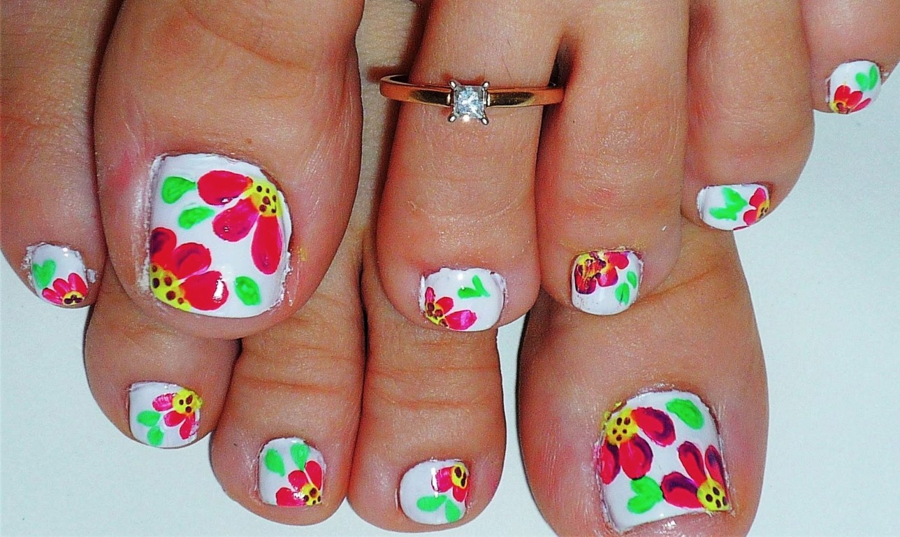 Summer Toe Nail Design