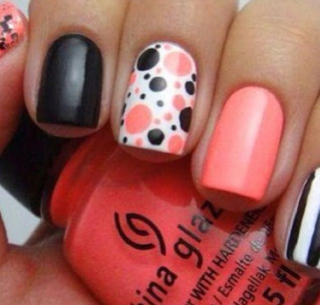 Black Polka Dot Nails Design