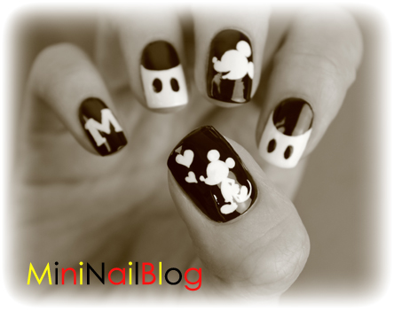 Mickey Mouse Nail Art