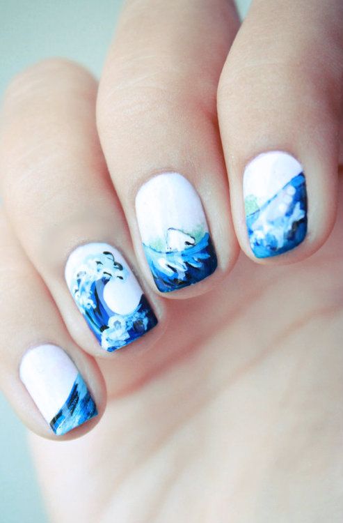 Nail Art Ocean Waves