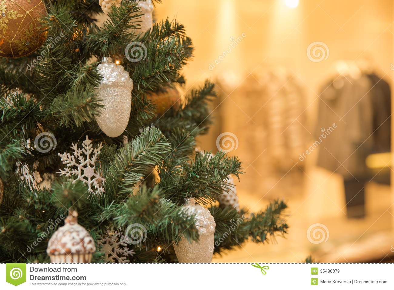 Elegant Christmas Tree