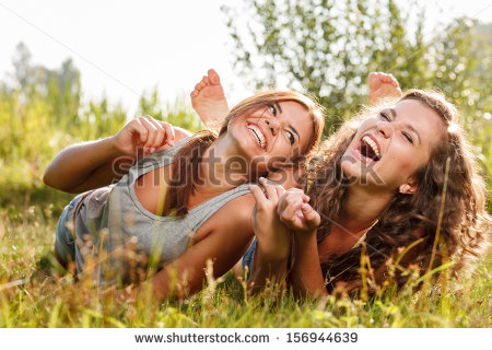 Gifs Two Girls Laying Down in Grass
