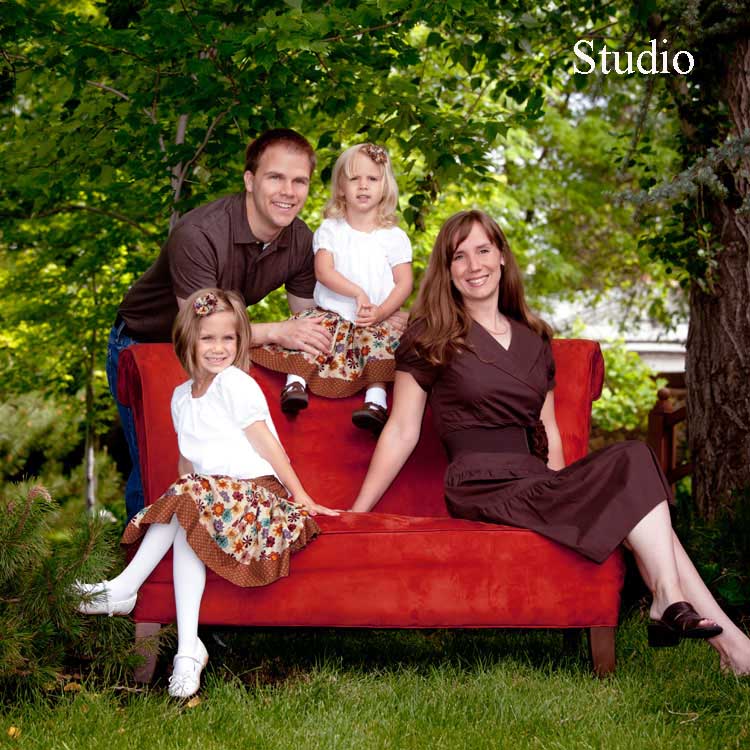 Outdoor Family Portrait Prop Ideas