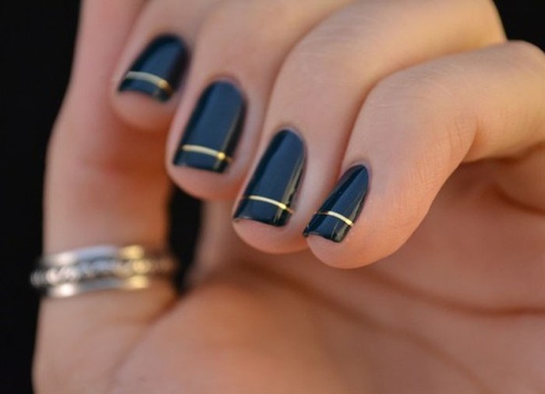 Black Nails with Gold Line Black Nails with Gold Line