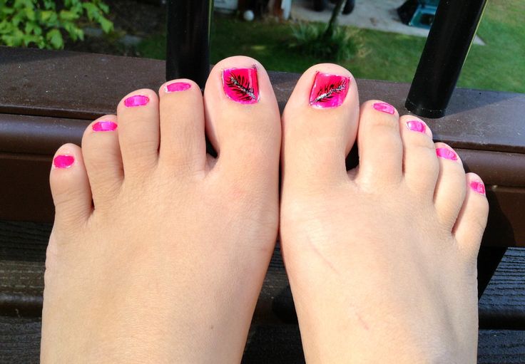 Feather Toe Nail Designs