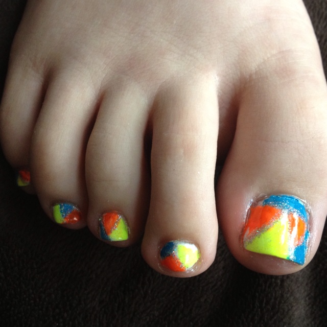 Neon Toe Nail Art