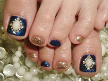 New Year Toe Nail Art Designs