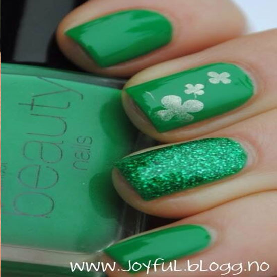 Green Nail Art Design