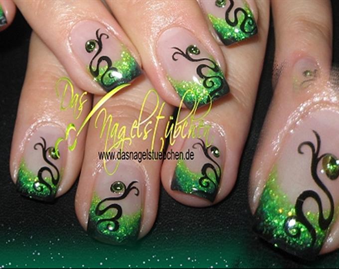 Green Nail Art Design