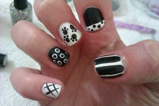 Black and White Nail Designs