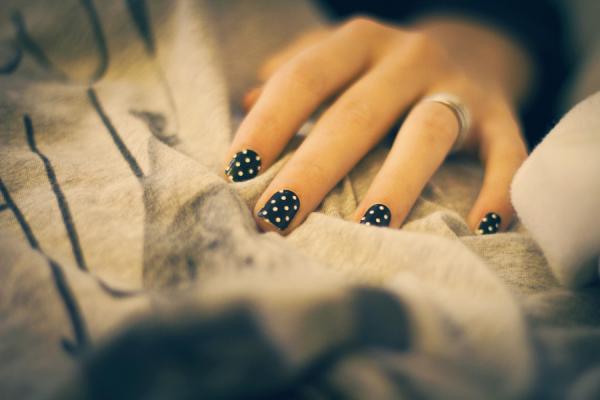 Black and White Simple Nail Designs