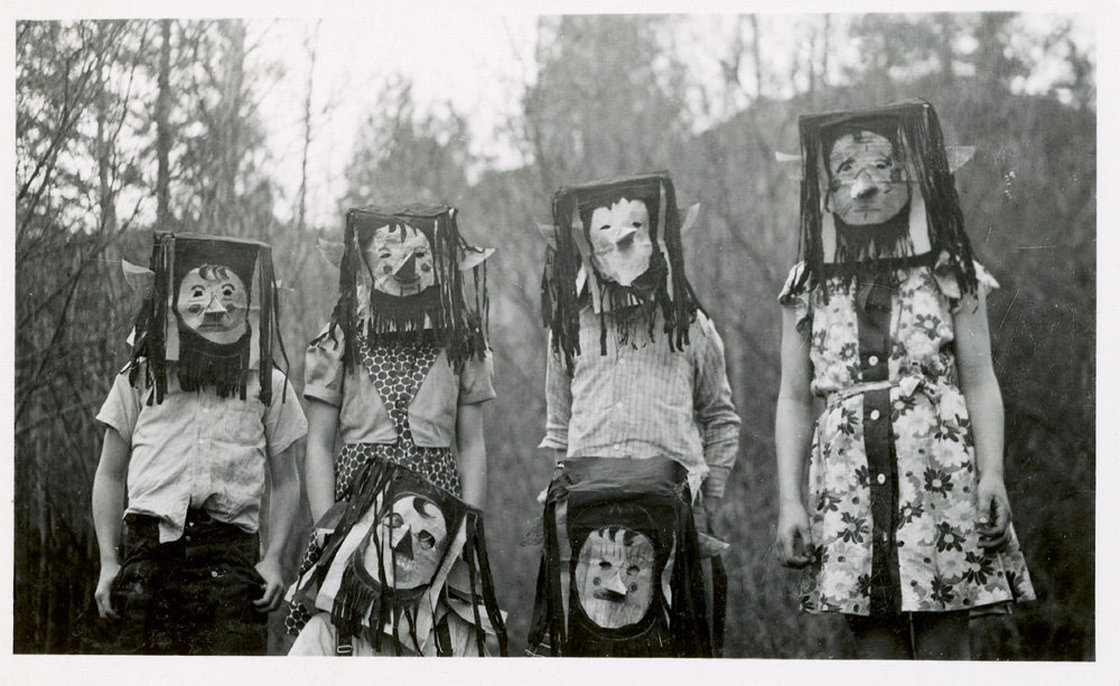 Creepy Vintage Halloween Costumes