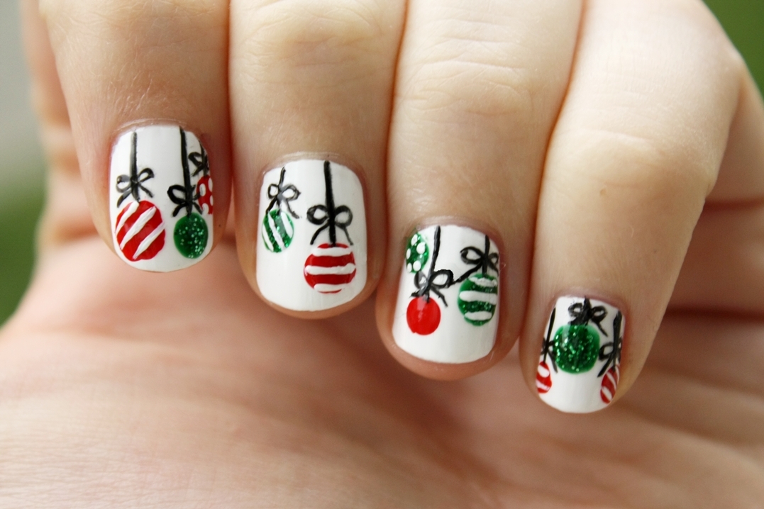 Easy Christmas Nail Art