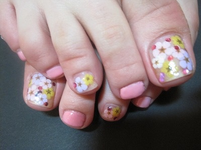 Flower Toe Nail Art Designs