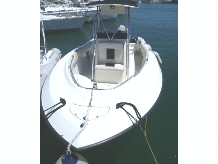 Hydra Sport Vector 2390 Hydra Sport Vector 2390