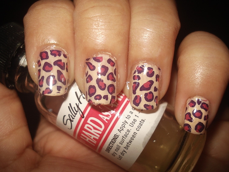 Leopard Print Nail Art