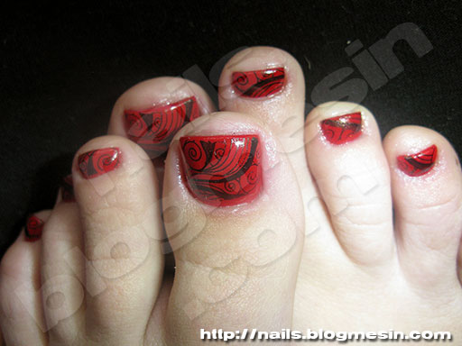 Black and Red Toe Nail Designs