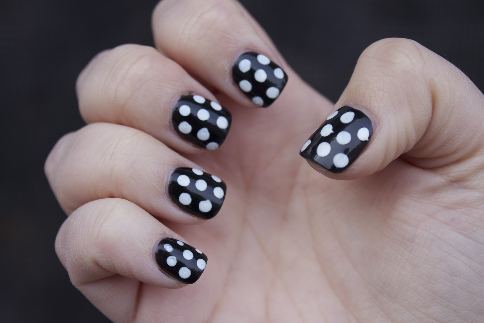 Black and White Polka Dot Nails Black and White Polka Dot Nails
