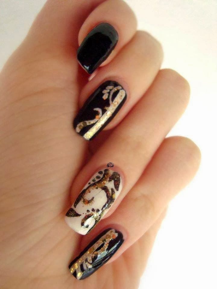 Black White and Gold Nail Art