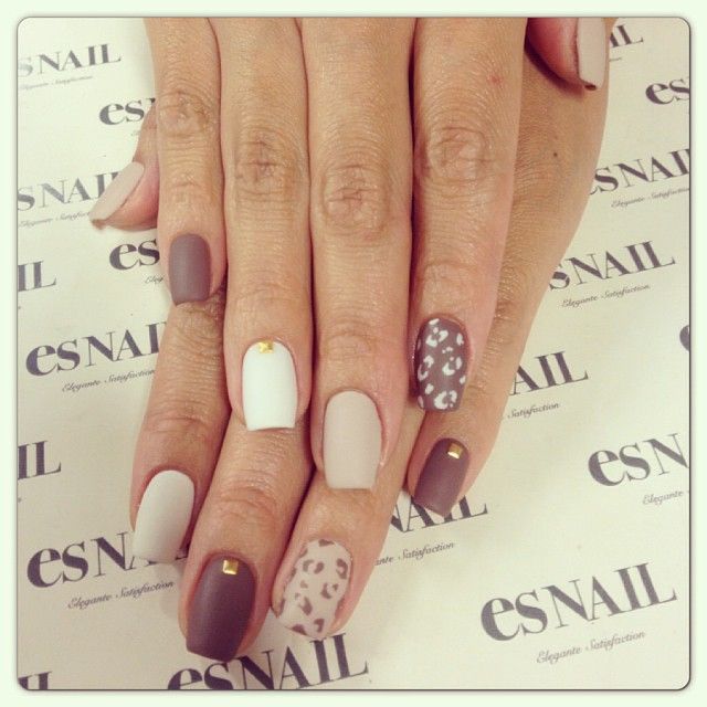 Neutral Nail Art