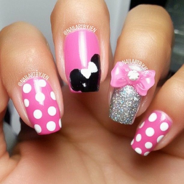 Disney Minnie Mouse Nail Art