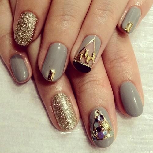 Grey and Gold Nail Design