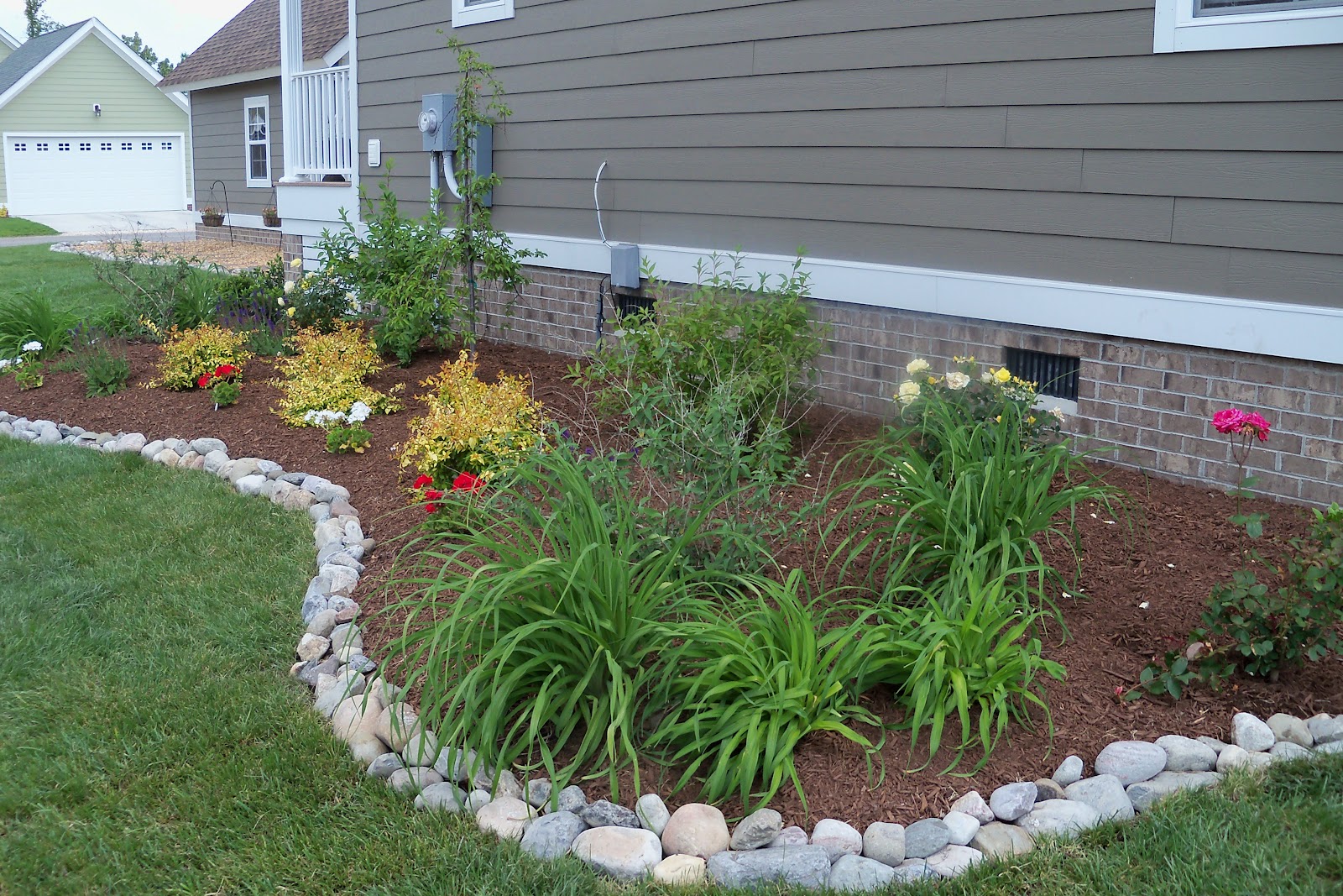 Rock and Stone Edging for Flower Beds