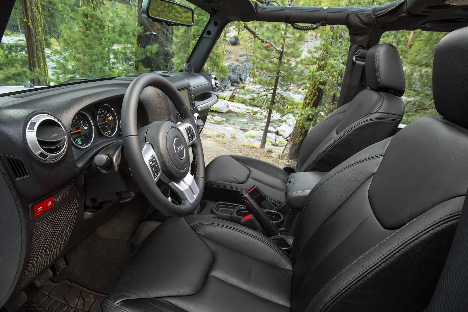 2014 Jeep Wrangler Rubicon Interior