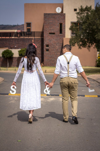 Couples Engagement Photography Poses and Ideas