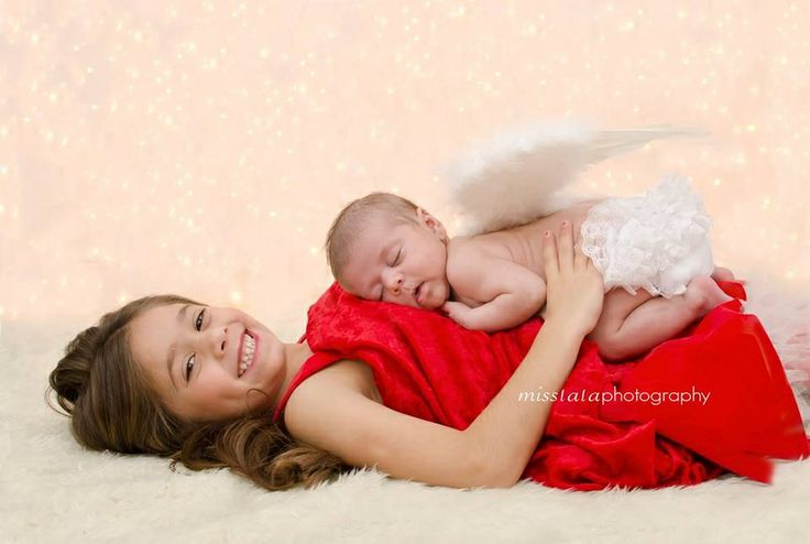 Newborn and Sibling Photography Christmas