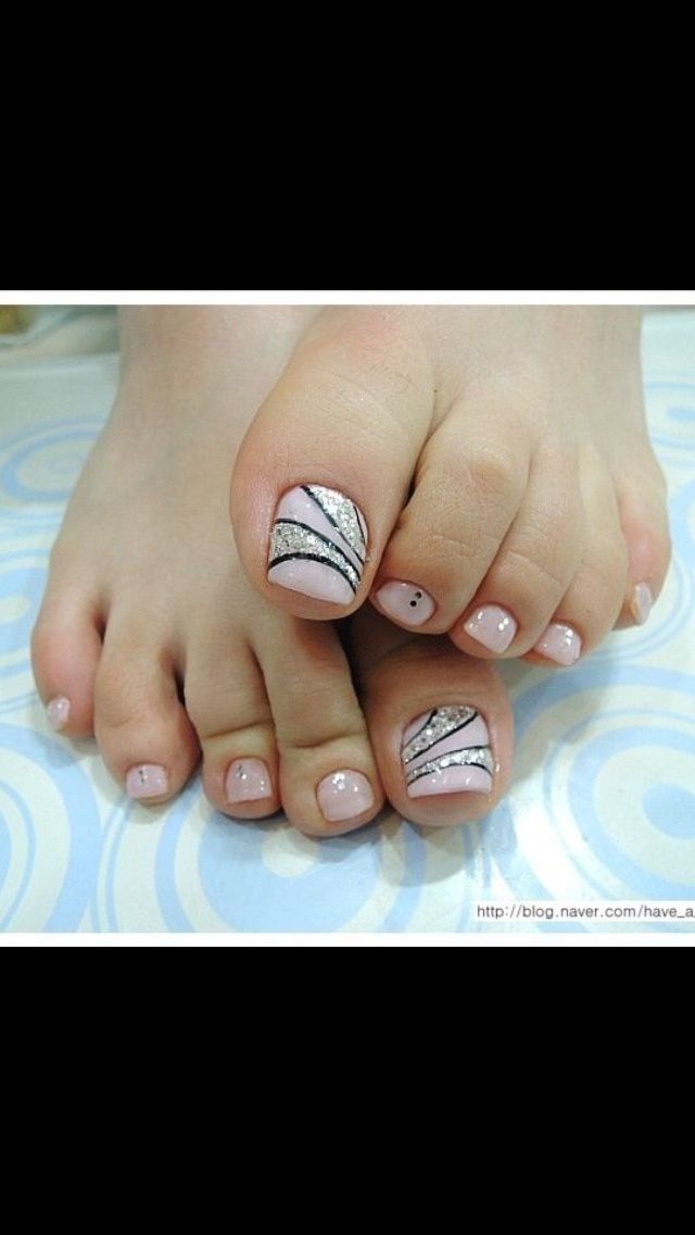 Black and Silver Toe Nail Design