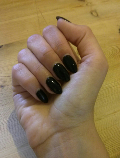 Black Oval Nails Tumblr