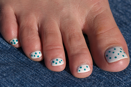 Toe Nail Design with Polka Dots Toe Nail Design with Polka Dots