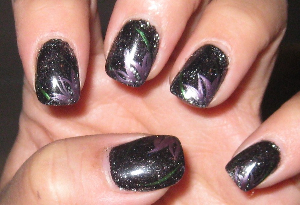 Black Nail Polish Design