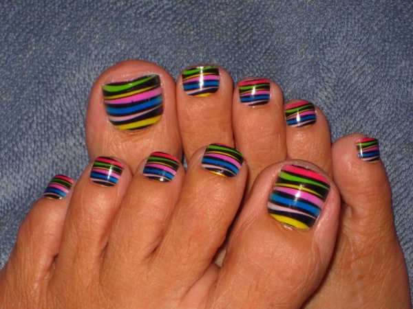 Striped Toe Nail Designs